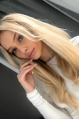 Wendy - picture 1 of 6