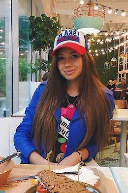 ALEXIS - picture 1 of 6