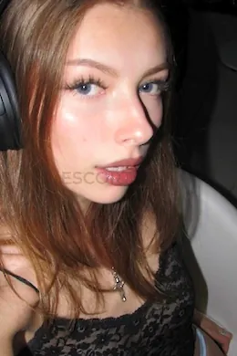 Ellie - picture 1 of 6