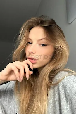 Ellie - picture 1 of 6