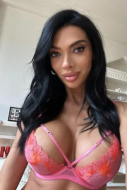 Roberta - picture 1 of 6