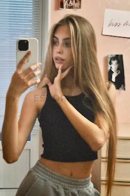 Jennifer - picture 1 of 6