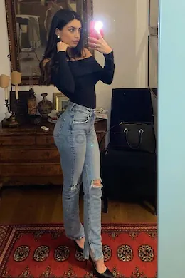 Robyn - picture 1 of 6