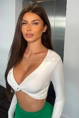 Loretta - picture 1 of 6