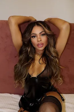 Isabella - picture 1 of 6