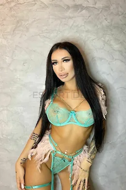 Renata - picture 1 of 6