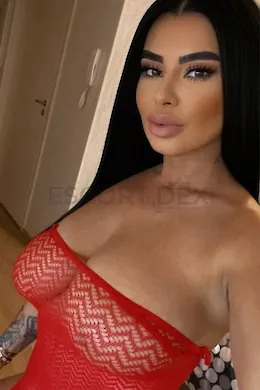 Ashley - picture 1996224 of 6