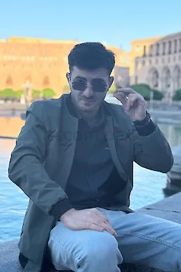 LuxboyEdgar - picture 1 of 5