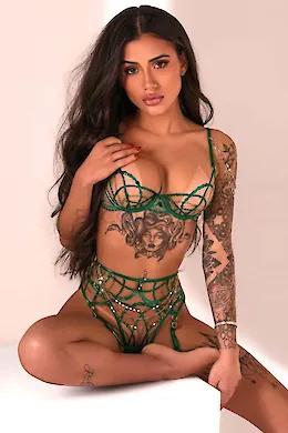 Catriona - picture 1 of 9