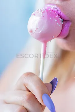 DYLAN - picture 1 of 5