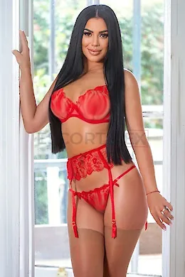 Justina - picture 3 of 4