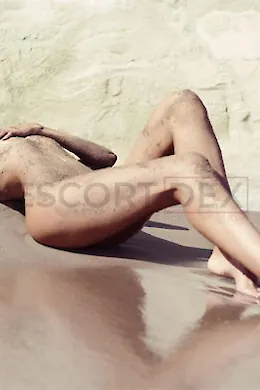 Lexie - picture 1 of 4