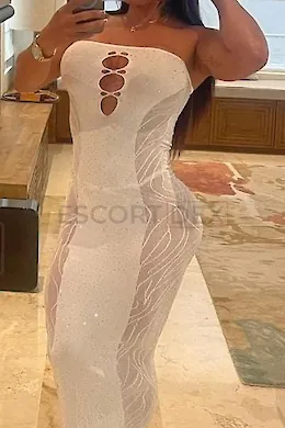 Karina - picture 1 of 4