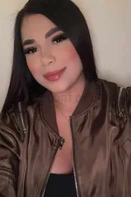 Lucia - picture 1 of 5