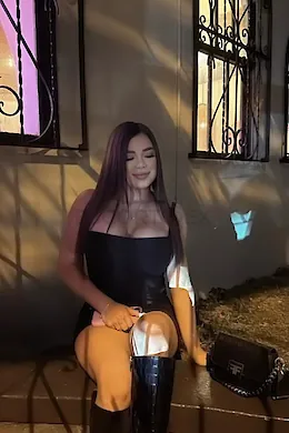 Lucia - picture 1 of 5