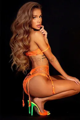 Alana - picture 1 of 9