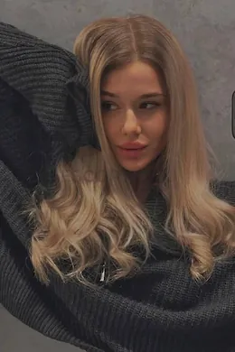 Priscilla - picture 2.2E+84 of 6