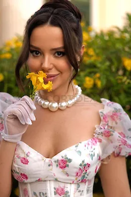 Margo - picture 1 of 5