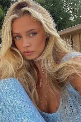 Briana - picture 1 of 6