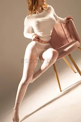 Ashton - picture 1 of 9