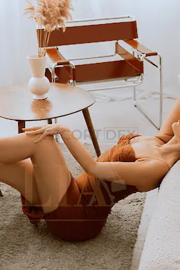 Mia - picture 2 of 9