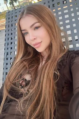 Revlon - picture 2 of 6