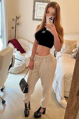 Revlon - picture 8 of 6