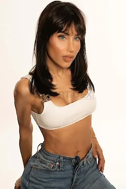 Elodie - picture 1 of 9