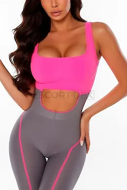 Molly - picture 1 of 7