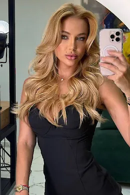 Yasmina - picture 2 of 6