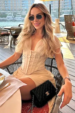 Caetana - picture 1 of 9