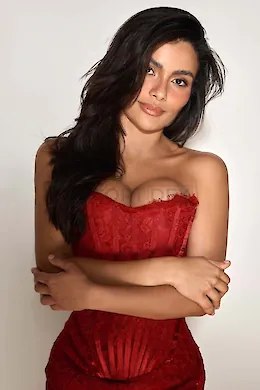 Imogen - picture 1 of 9