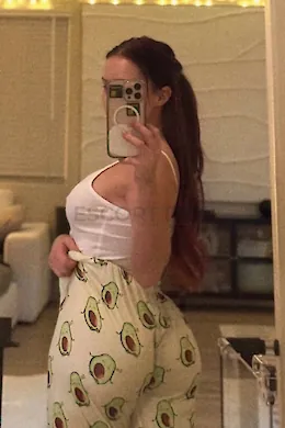 Emma Olivia - picture 1 of 6