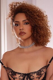 Beatriz available in London