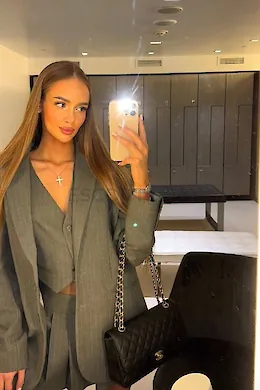 Hilda - picture 1 of 6