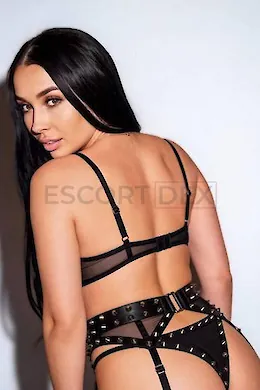 Karina - picture 4 of 4