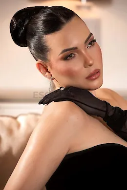 Ana Luiza - picture 1 of 9