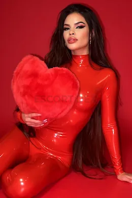 Bettina - picture 1 of 8