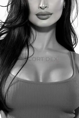 Amy - picture 1 of 9