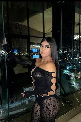 Monik - picture 1 of 5