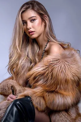 Penelope - picture 1 of 9