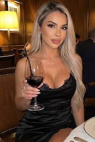 Annissia available in London