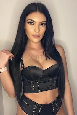 Esmee - picture 1 of 3