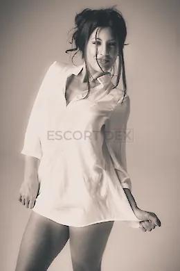 Adriana - picture 1 of 9