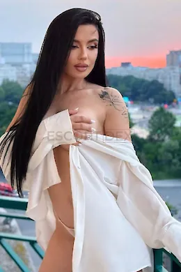 Carla - picture 1 of 8