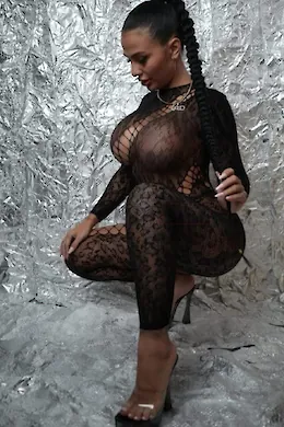 Roxy - picture 1 of 8