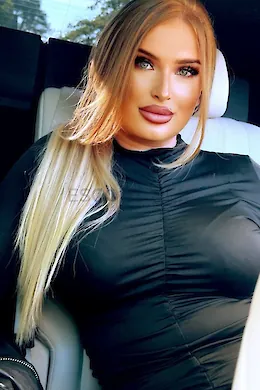 Amira - picture 1 of 7