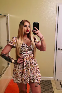 Amira - picture 1 of 7