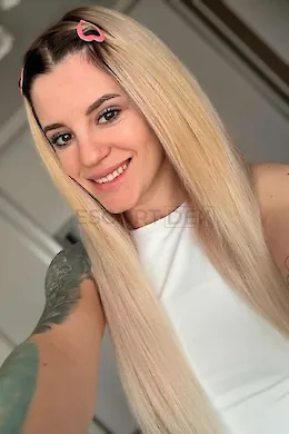 Lia - picture 5 of 6