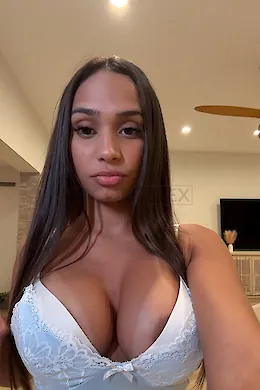 Isla - picture 1 of 6